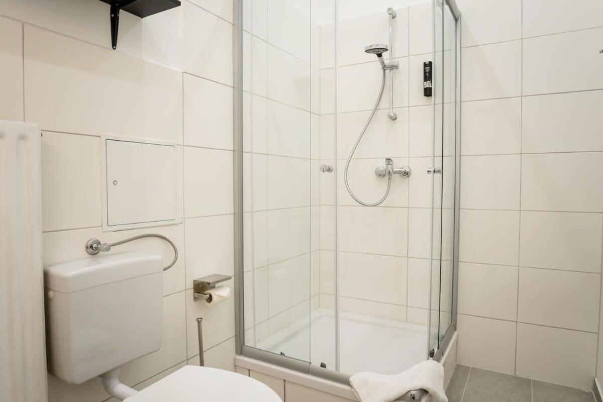 Spacious 3Br Plus Ac Self Check-In Street Parking Berlin Luaran gambar